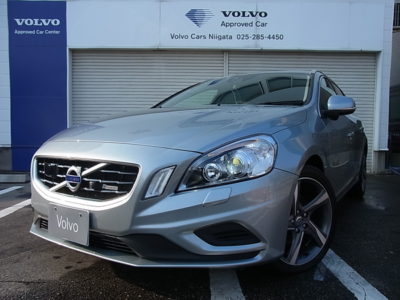 最新中古車情報 V60 T4 R-DESIGN